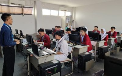 80 Persen Siswa SMK Telekomunikasi Sekar Kemuning Telah diterima di Telkom University